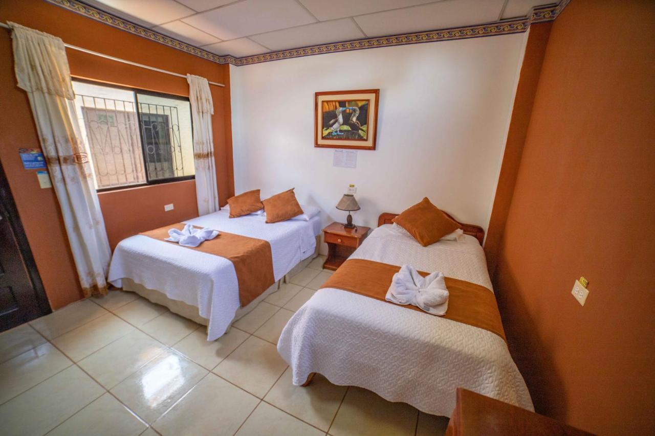 Hostal Gladismar Puerto Villamil Exterior foto