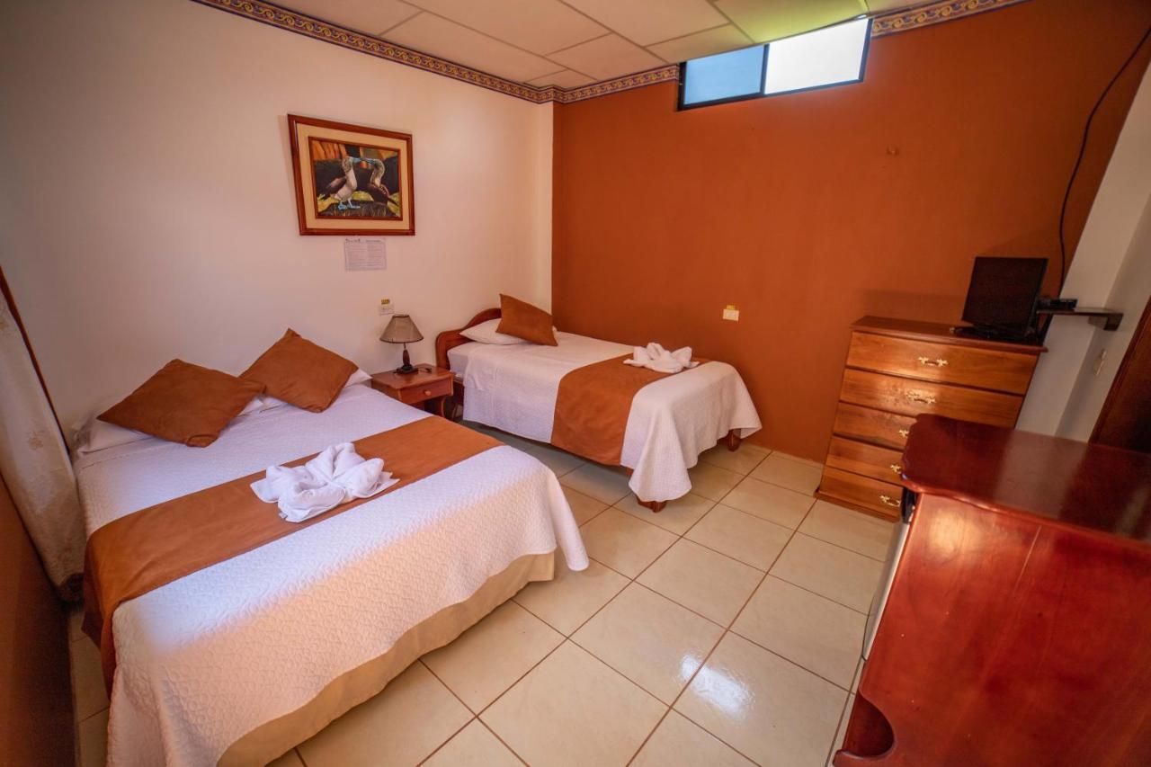 Hostal Gladismar Puerto Villamil Exterior foto