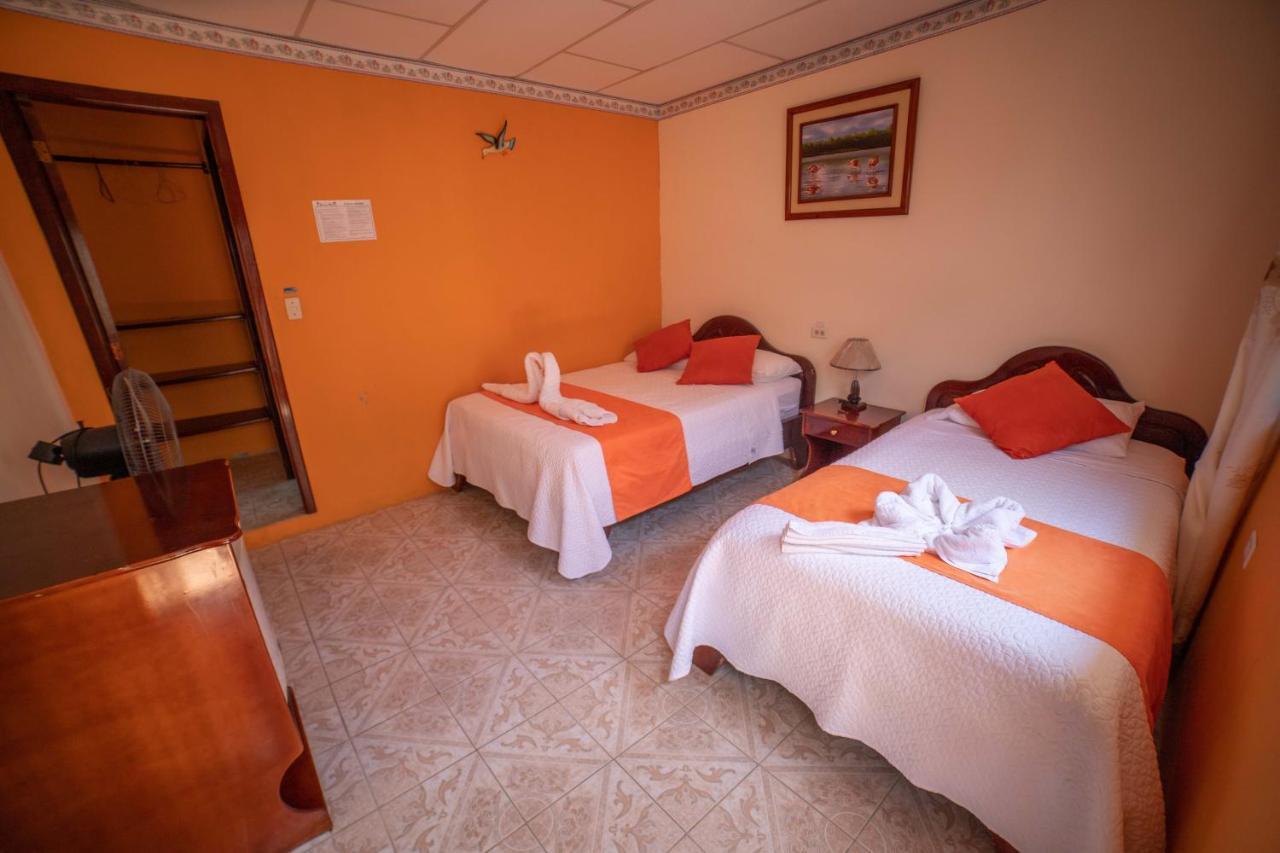 Hostal Gladismar Puerto Villamil Exterior foto