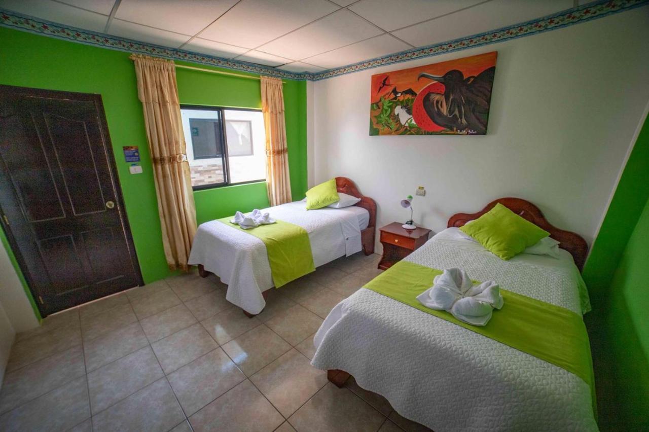 Hostal Gladismar Puerto Villamil Habitación foto