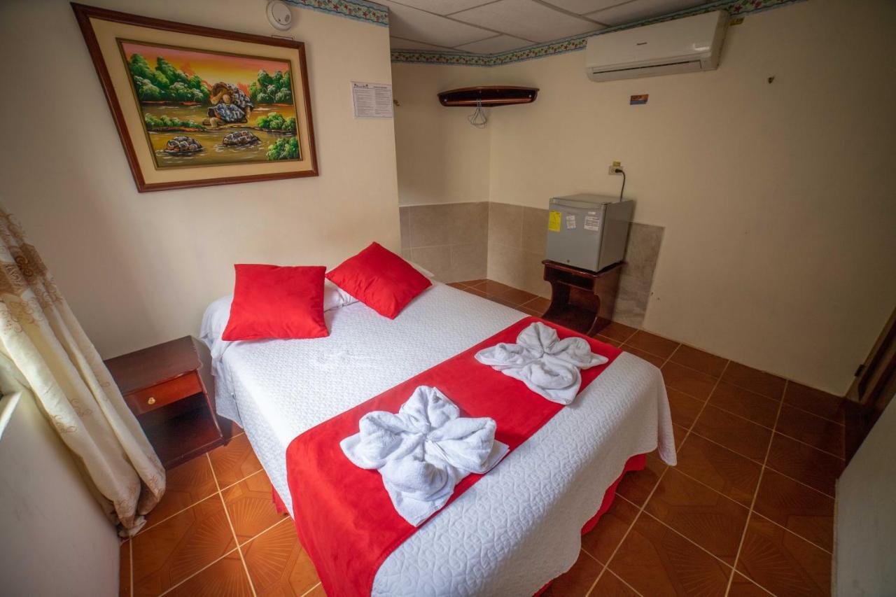 Hostal Gladismar Puerto Villamil Exterior foto